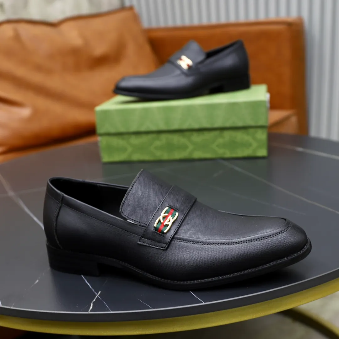 Men's shoes: 250🙅‍♂️🙅‍♂️🙅‍♂️Niuli Brand: GUCCI Size: 38-44 (45 can be customized) Level: Counter classic Material: Original soft cowhide upper Comfortable cowhide lining Original lightweight outsole Style category: Business casual footwear Driving leather shoes Color: Actual picture color
